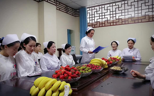 【5.12护士节】半岛电子,有限公司官网举办茶话会白衣天使受表彰(图4)